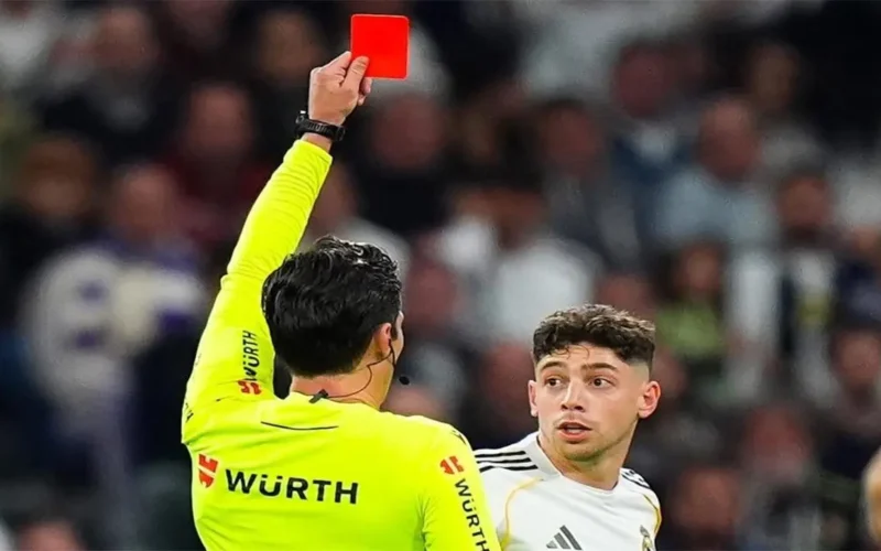 لجنة مسابقات الدوري الإسباني تصدر قرارها بشأن عقوبة فالفيردي بعد طرده أمام أتلتيكو